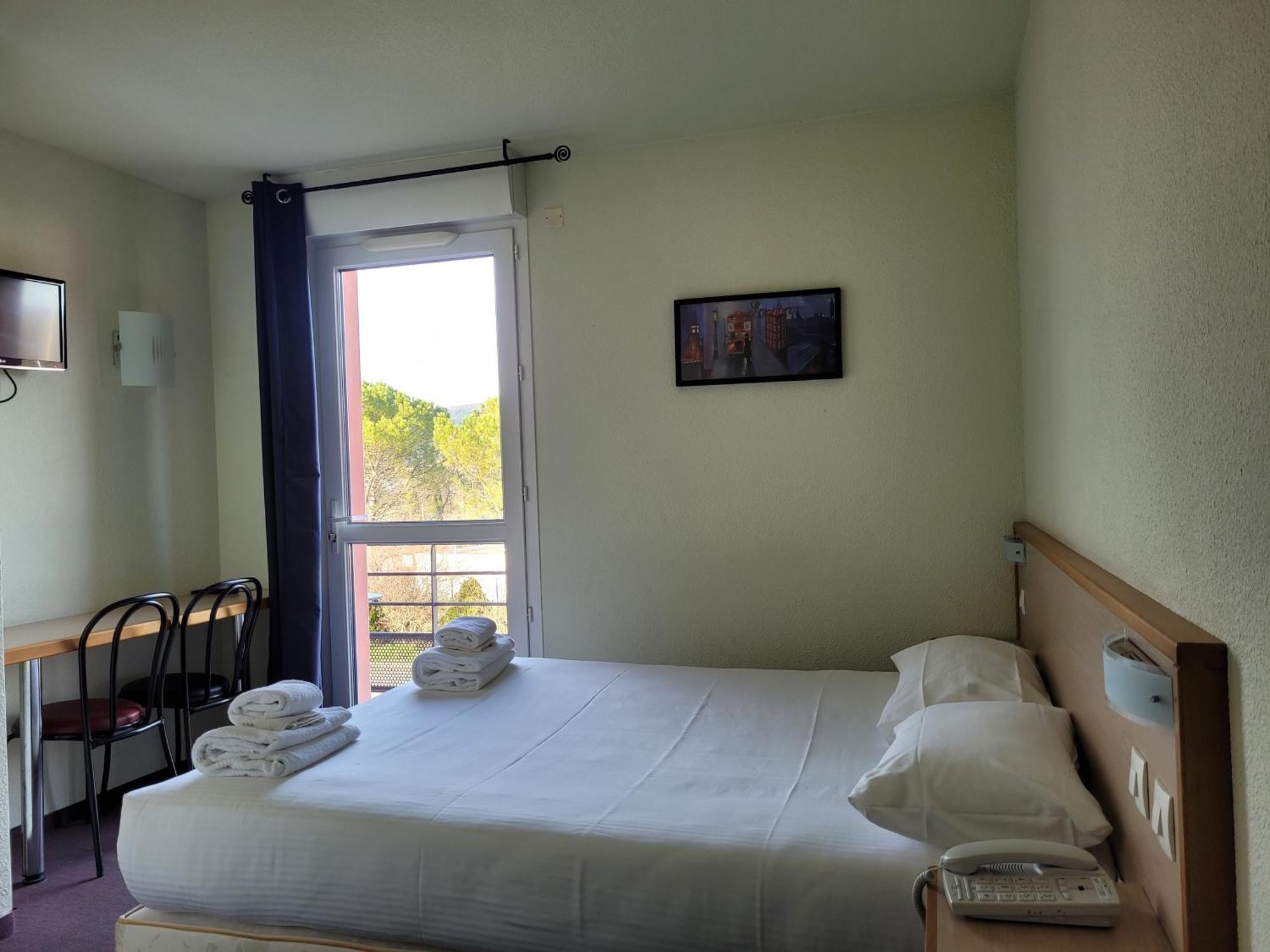 Hotel Restaurant Les Chataigniers プリヴァ エクステリア 写真