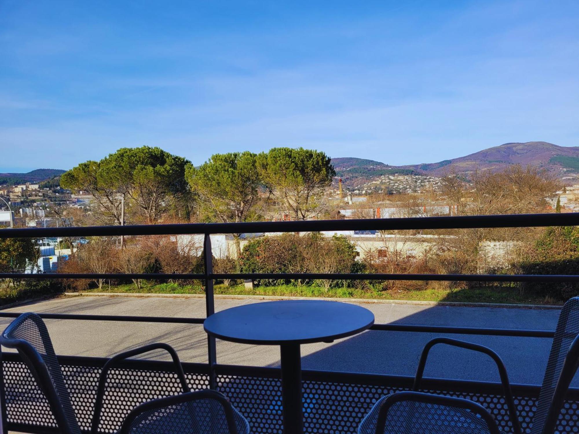 Hotel Restaurant Les Chataigniers プリヴァ エクステリア 写真
