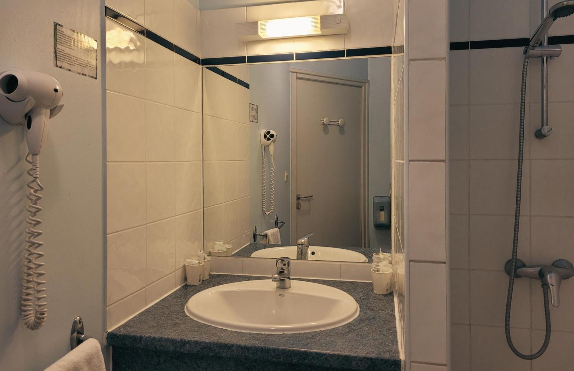 Hotel Restaurant Les Chataigniers プリヴァ 部屋 写真