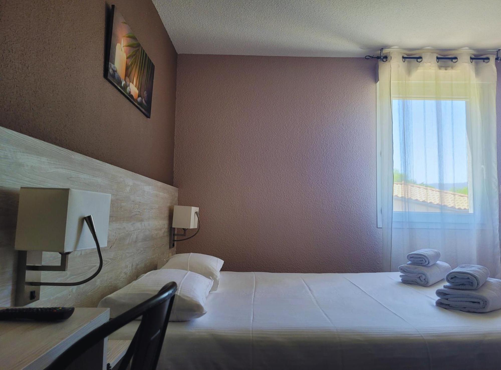 Hotel Restaurant Les Chataigniers プリヴァ 部屋 写真