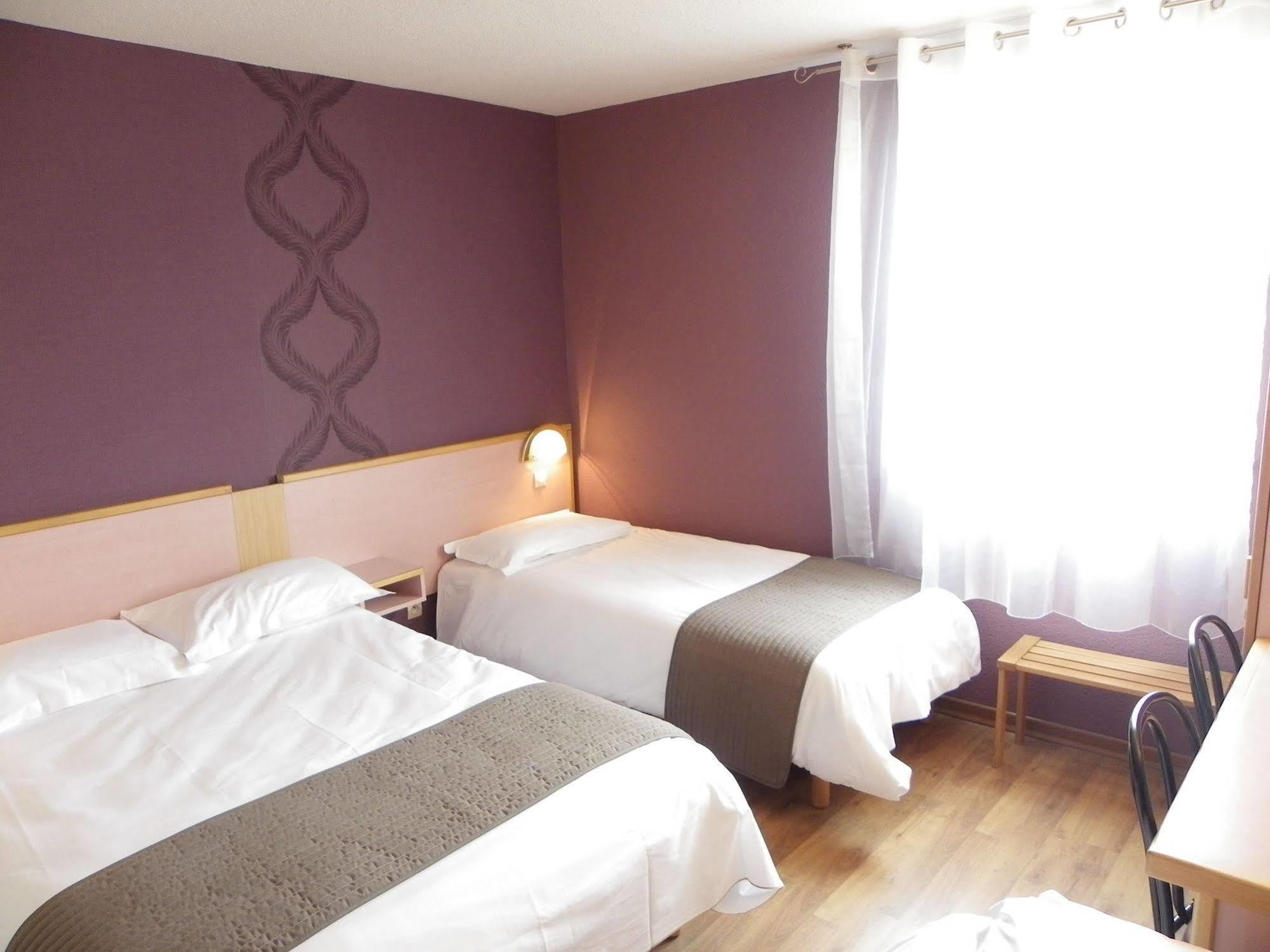Hotel Restaurant Les Chataigniers プリヴァ エクステリア 写真